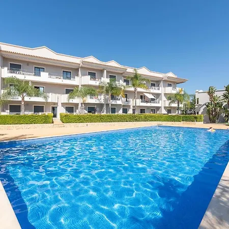 Apartment In A Private And Quiet W\pool